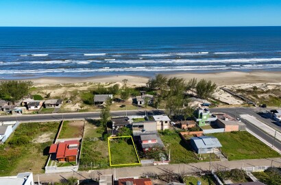 Terreno à Venda no bairro Jardim Ultramar