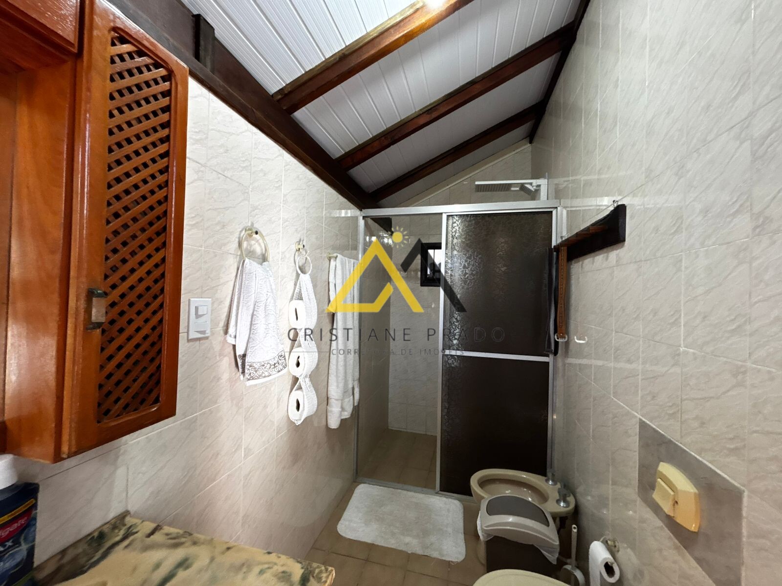 Casa charmosa com conforto, espaço e qualidade de vida a poucos minutos do mar no bairro Turimar