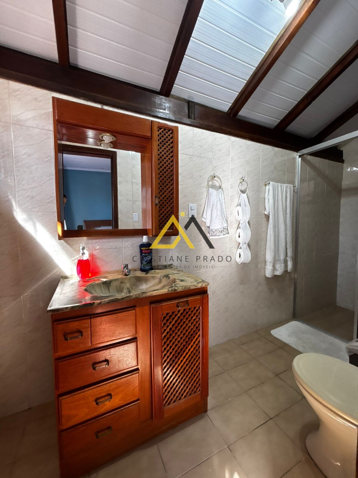 Casa charmosa com conforto, espaço e qualidade de vida a poucos minutos do mar no bairro Turimar