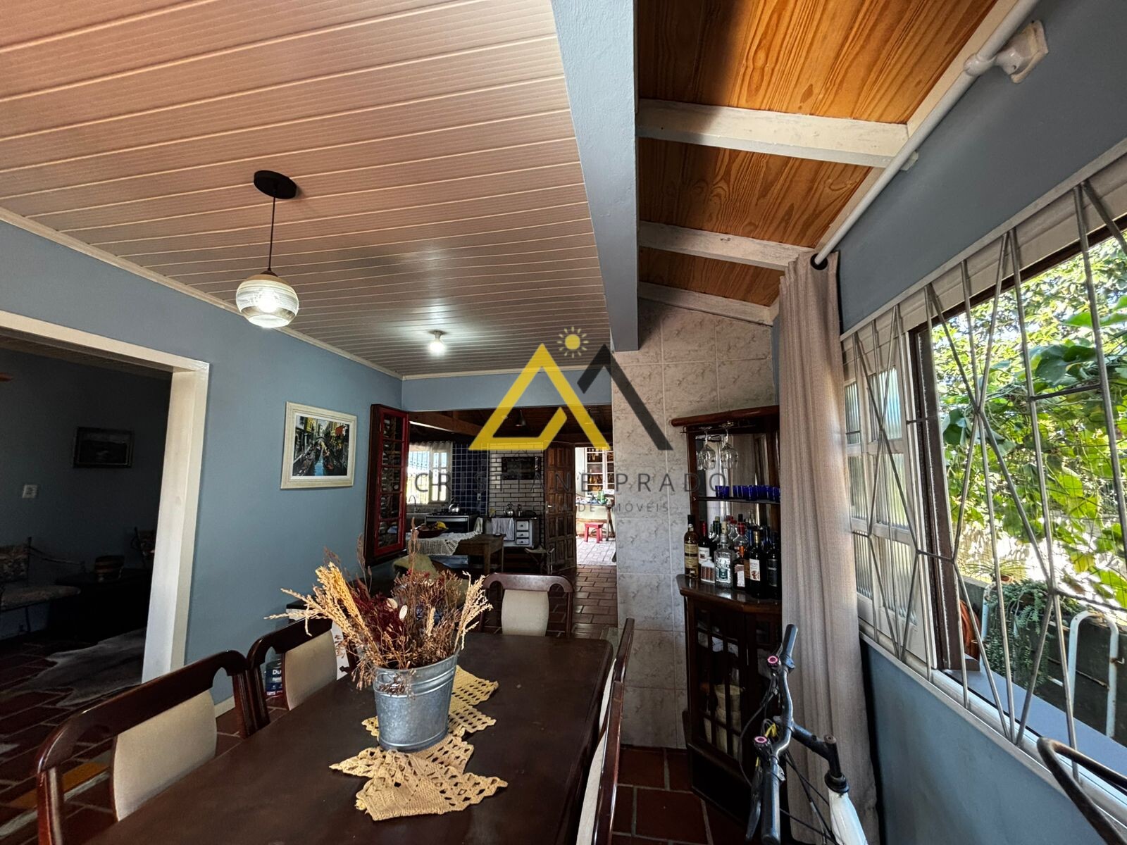 Casa charmosa com conforto, espaço e qualidade de vida a poucos minutos do mar no bairro Turimar