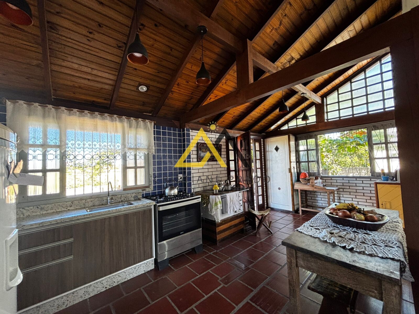 Casa charmosa com conforto, espaço e qualidade de vida a poucos minutos do mar no bairro Turimar